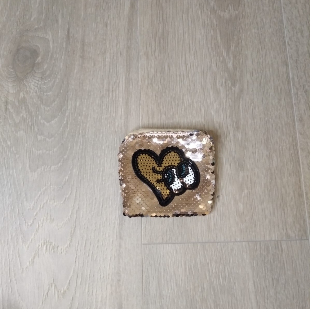 Sequence wallet